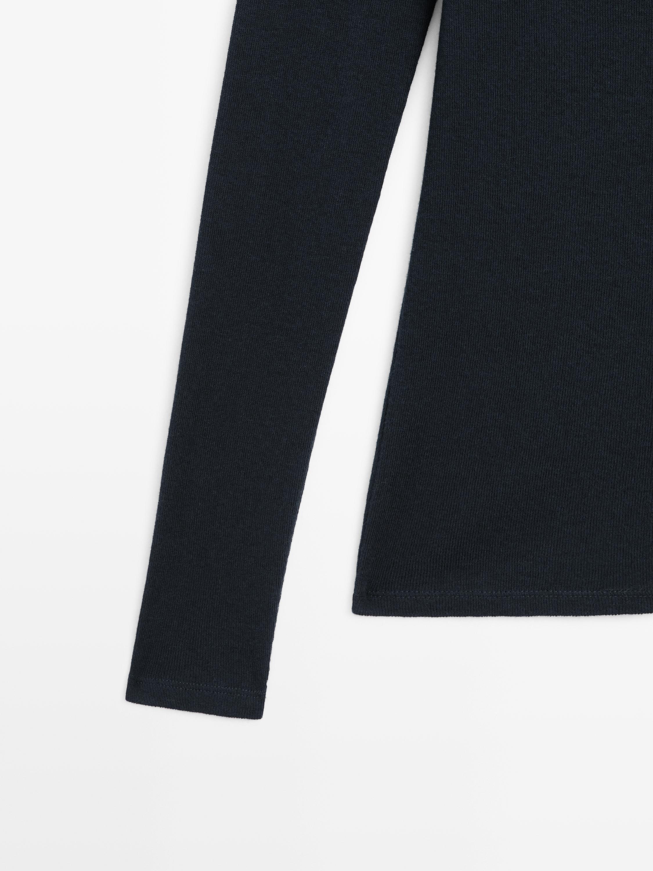 Long sleeve knit V-neck polo shirt